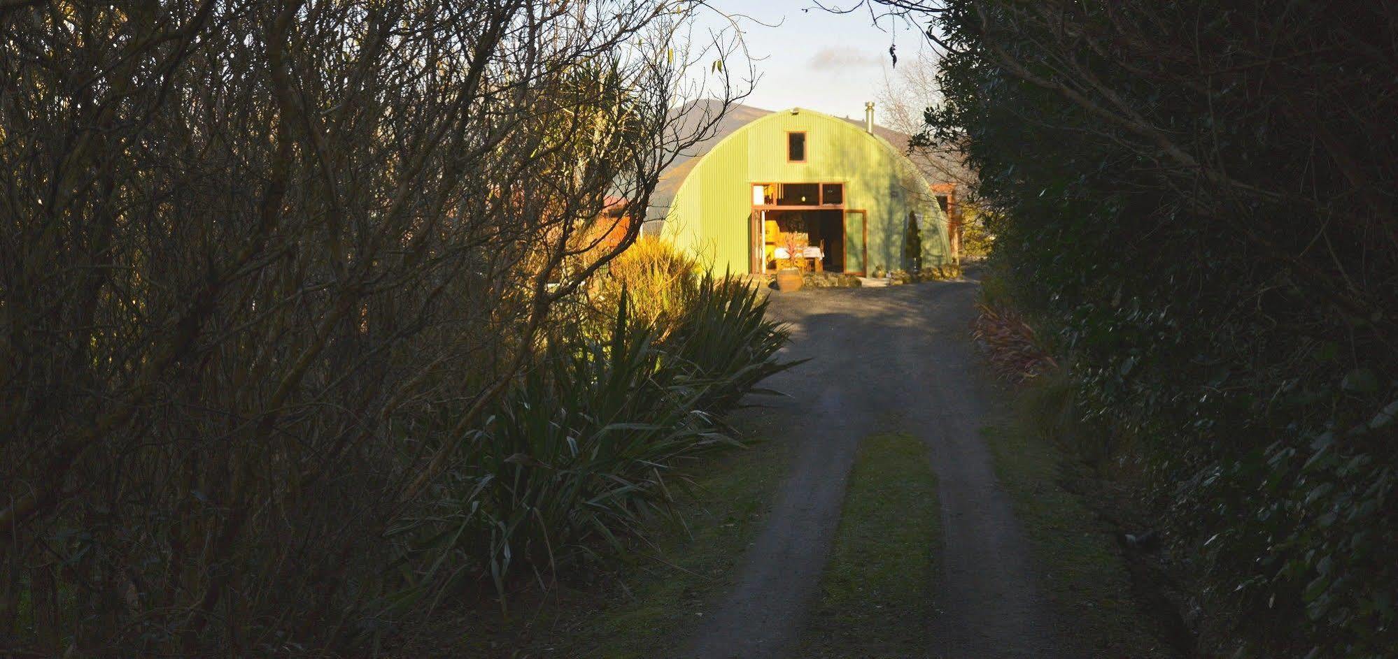 Barn Bed And Breakfast Waitati エクステリア 写真